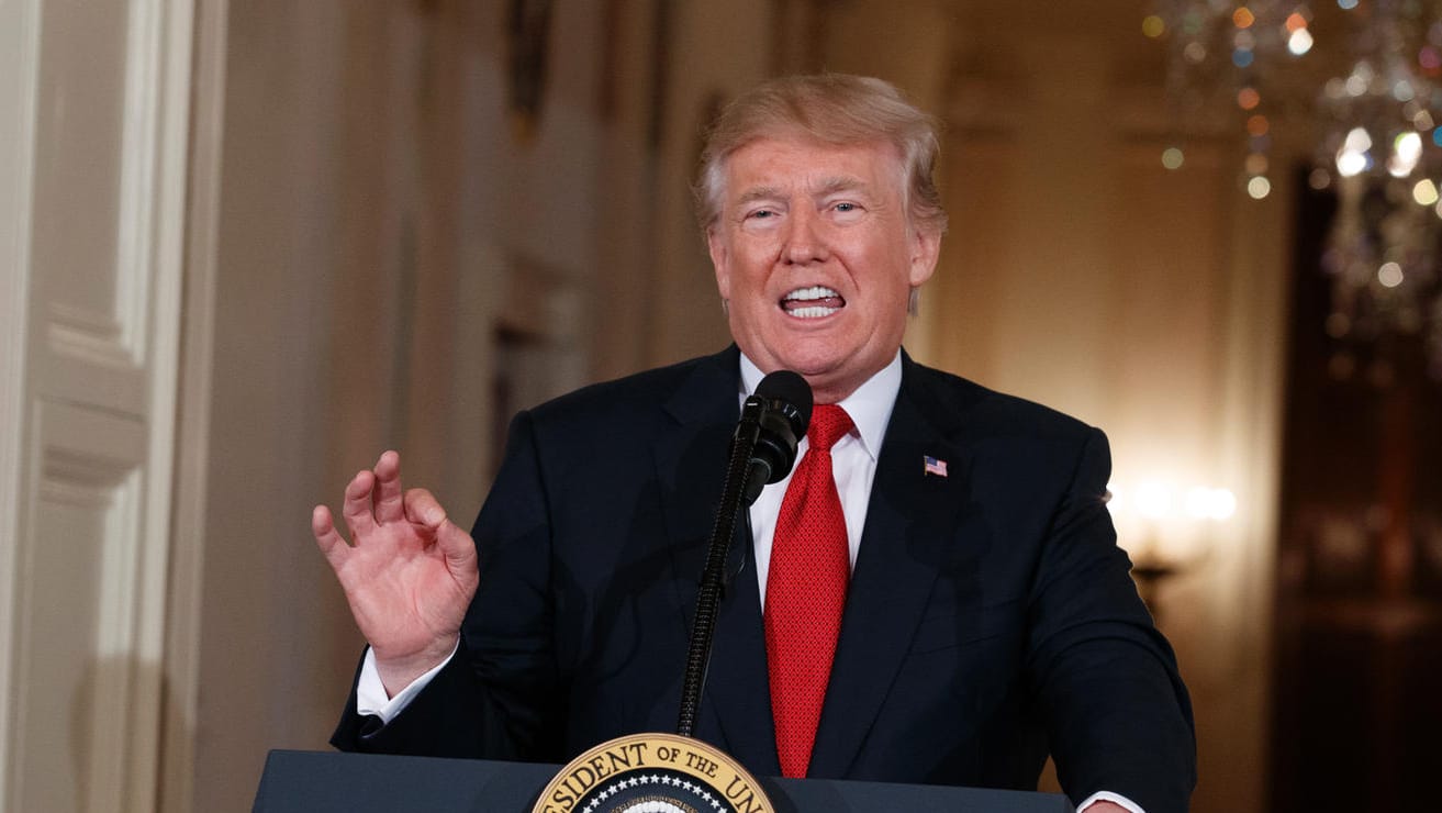 Donald Trump tritt im Weißen Haus in Washington vor die Presse.