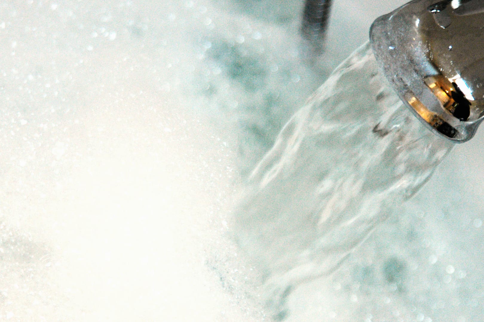 geöffneter Wasserhahn