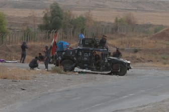 Seit Tagen wachsen die militärischen Spannungen: Im Süden Kirkuks waren bereits gestern Einheiten von Schiiten-Milizen zu sehen.