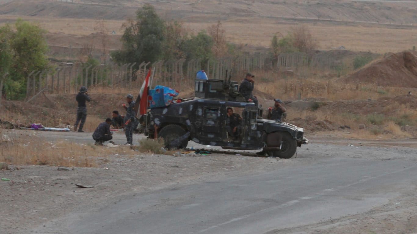 Seit Tagen wachsen die militärischen Spannungen: Im Süden Kirkuks waren bereits gestern Einheiten von Schiiten-Milizen zu sehen.