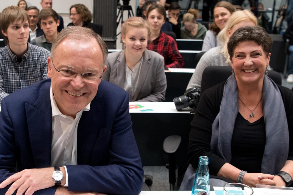 Stephan Weil (SPD) und die Grünen-Fraktionsvorsitzende Anja Piel