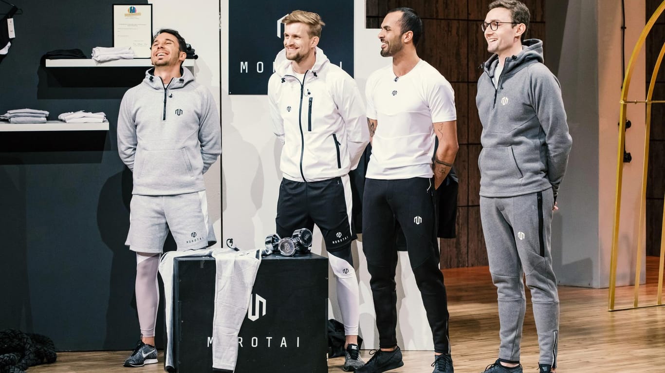 Andreas Maier, Waldemar Wenzel, Rafy Ahmed und Werner Strauch aus Birkenfeld präsentieren mit "MOROTAI" Sportbekleidung.