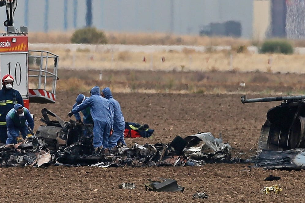Eine Maschine vom Typ F-18 verunglückte kurz nach dem Start bei Madrid (Spanien).