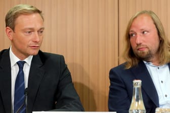 Der FDP-Vorsitzende Christian Lindner (l) und Grünen-Fraktionschef Anton Hofreiter.