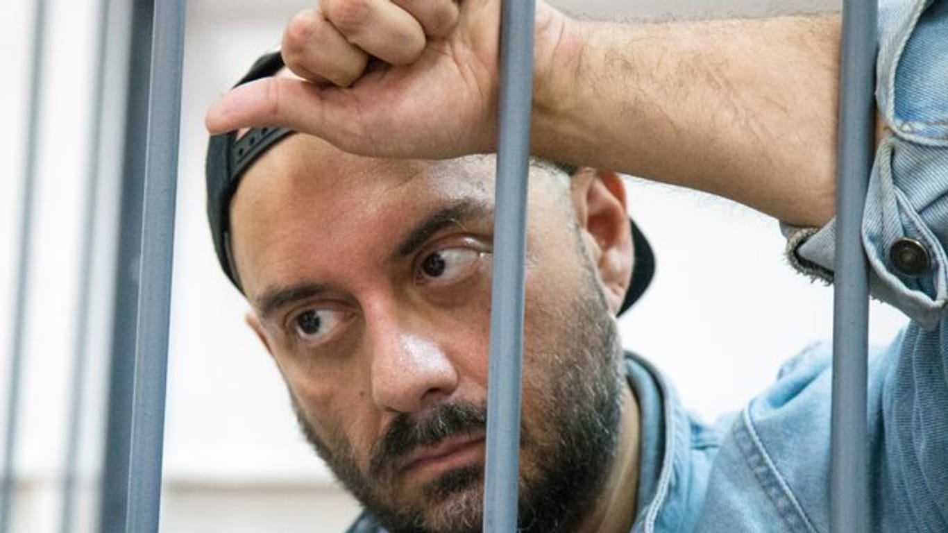 Der russische Regisseur Kirill Serebrennikow im August in einem Gericht in Moskau.