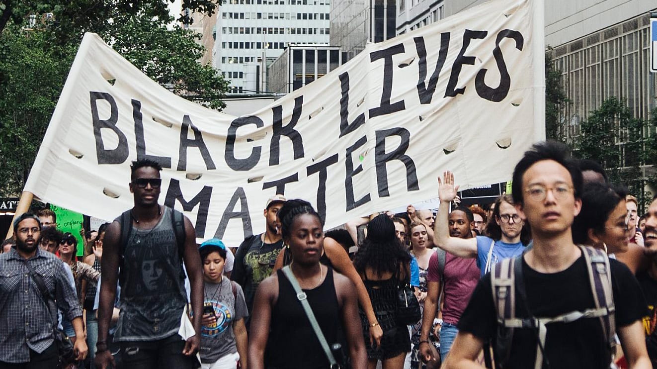 Protest der Bürgerrechtsbewegund "Black Lives Matter" in New York City. Russische Trolle sollen afroamerikanische Aktivisten motiviert und gefördert haben. Protest der Bürgerrechtsbewegund "Black Lives Matter" in New York City. Russische Trolle sollen afroamerikanische Aktivisten motiviert und gefördert haben.