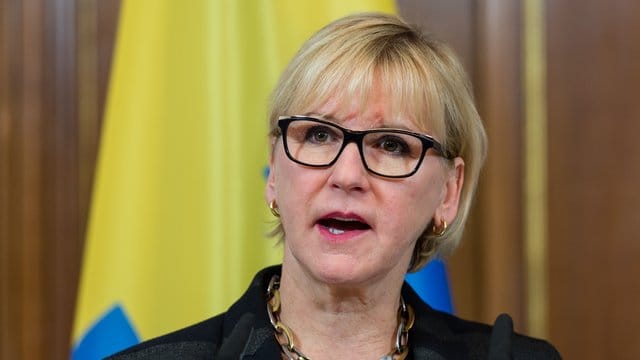 "Plötzlich spürte ich eine Hand auf meinem Schenkel", berichtet die schwedische Außenministerin Margot über sexuelle Übergriffe "auf höchstem politischen Niveau". "Plötzlich spürte ich eine Hand auf meinem Schenkel", berichtet die schwedische Außenministerin Margot über sexuelle Übergriffe "auf höchstem politischen Niveau".