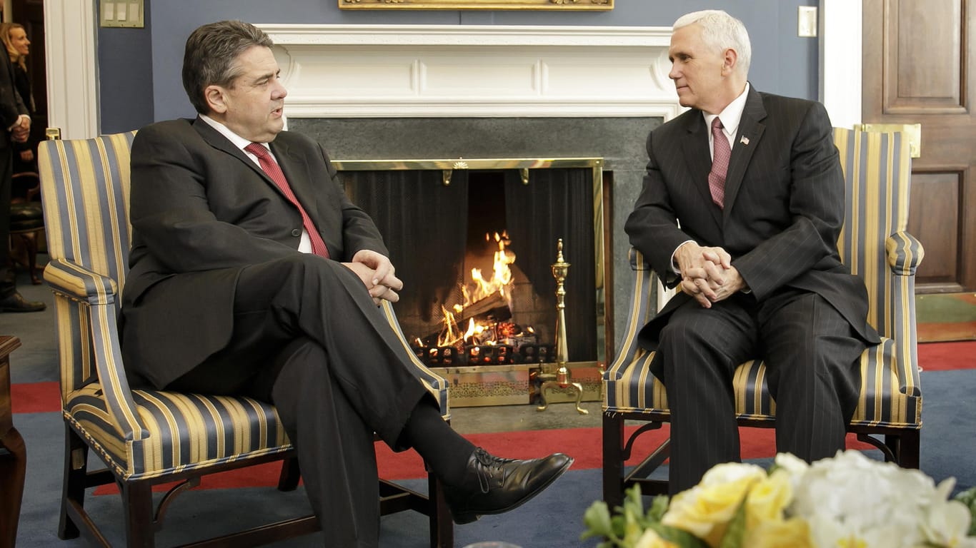Anfang 2017 traf Sigmar Gabriel bei seimem ersten Besuch als Außenminister in den USA den Vizepräsidenten Mike Pence.