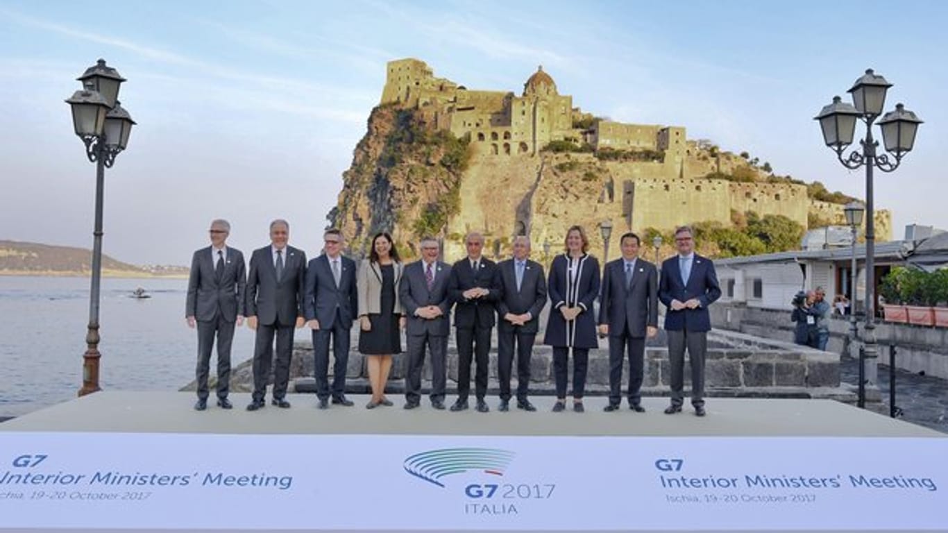 Die Teilnehmer des G7-Innenministertreffens mit Bundesinnenminister Thomas de Maizière (3.