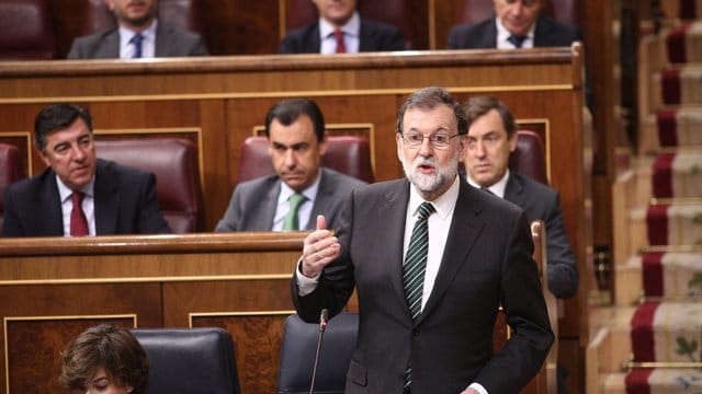 Der spanische Ministerpräsident Mariano Rajoy in einer Parlamentssitzung. Der spanische Ministerpräsident Mariano Rajoy in einer Parlamentssitzung.