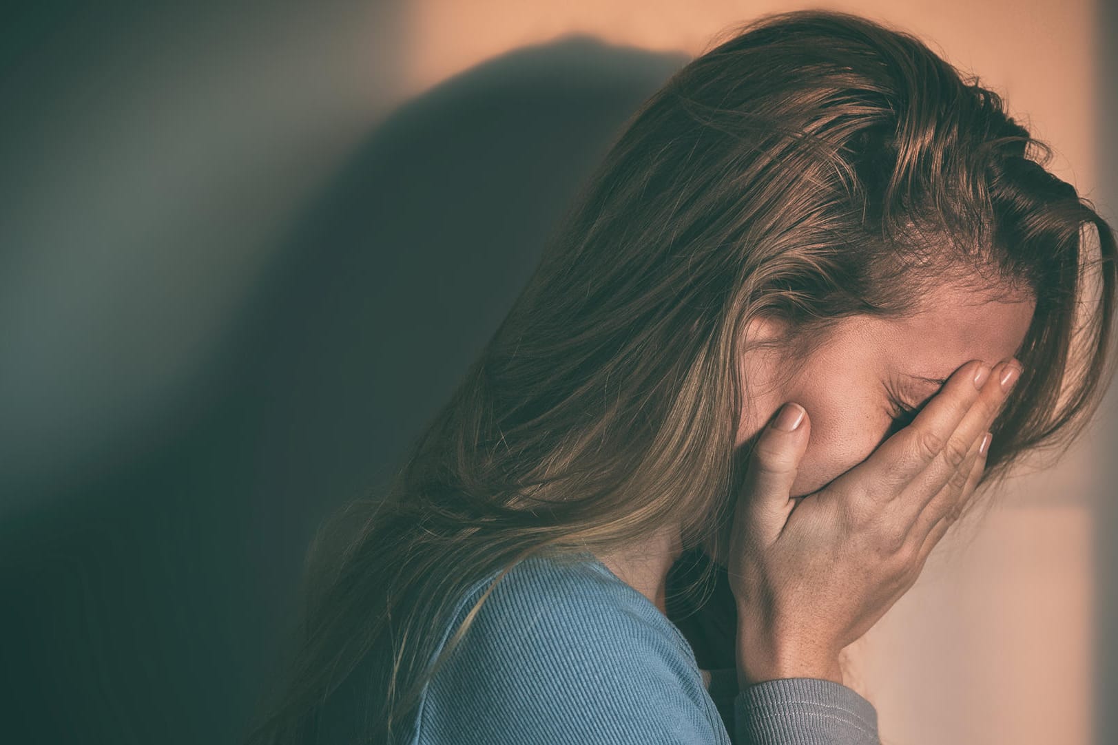 Bei Menschen, die über einen längeren Zeitraum psychischer Gewalt ausgesetzt waren, können erhebliche psychosomatische Probleme auftreten.