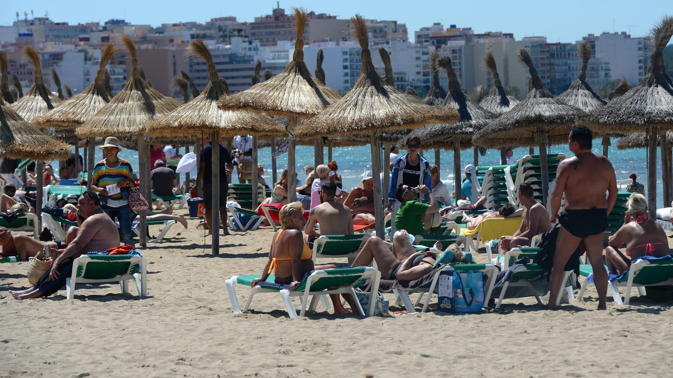 Die spanische Polizei hat auf Mallorca hunderte Betrüger identifiziert.