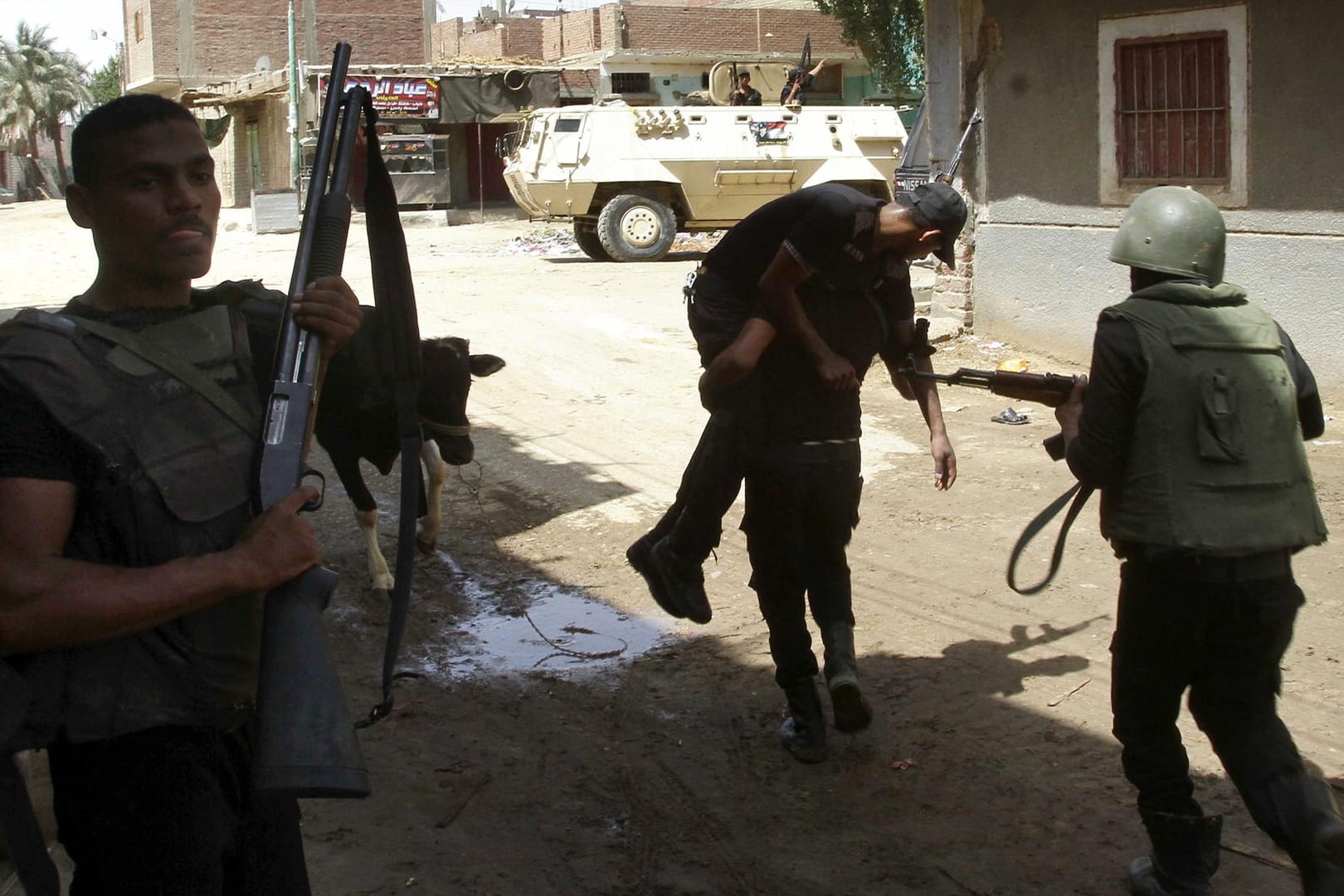 In Ägypten kommt es immer wieder zu Auseinandersetzungen zwischen Sicherheitskräften und Islamisten. Hier ein Foto aus der Stadt Delga im Jahr 2013.