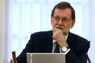 Spaniens Ministerpräsident Mariano Rajoy entmachtet die Regionalregierung in Katalonien.