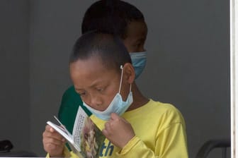 Ein Ausbruch der hochgefährlichen und leicht übertragbaren Lungenpest versetzt die Menschen in Madagaskar in Angst.