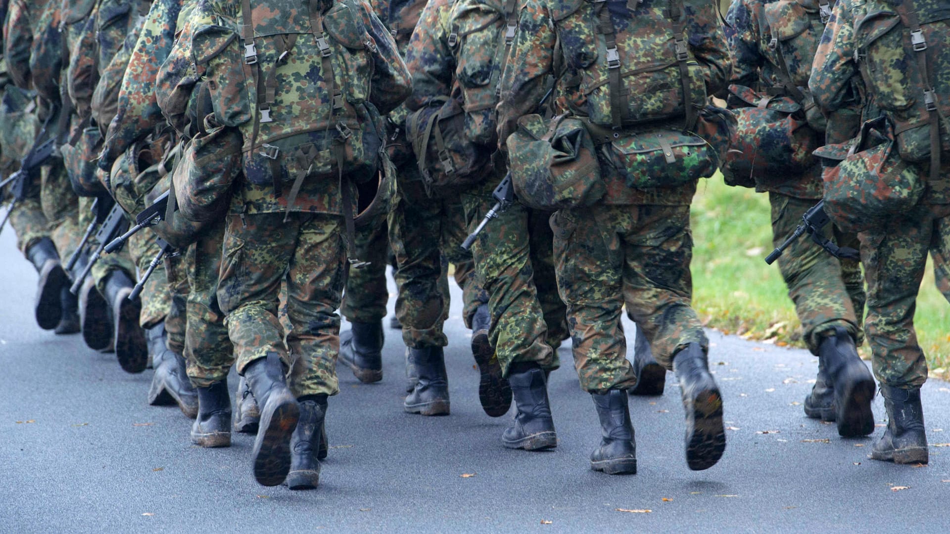 Der Militärgeheimdienst MAD prüft hunderte Verdachtsfälle.