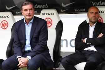 Mussten in Frankfurt mit ansehen, wie der BVB ein 2:0 aus der Hand gab: Michael Zorc (l.) und Peter Bosz