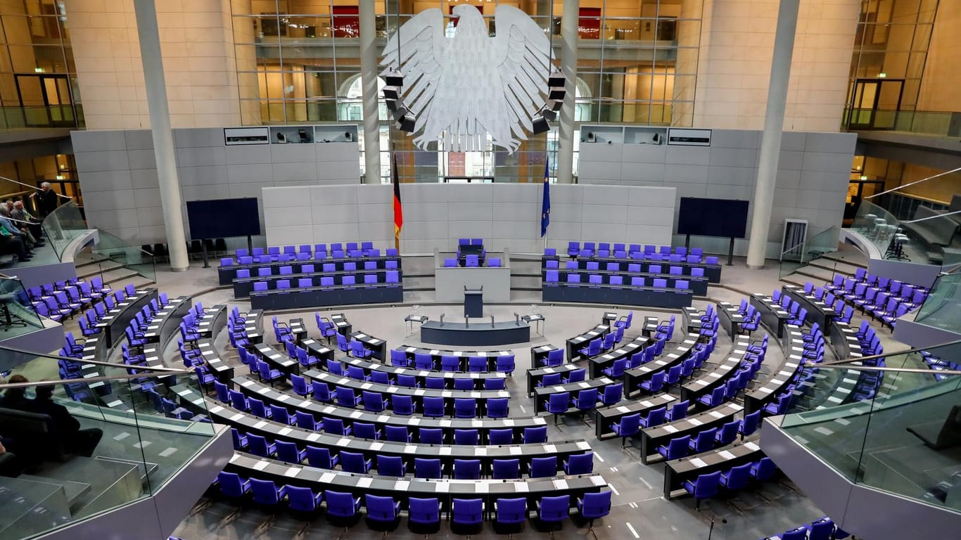 Der Plenarsaal vor der konstituierenden Sitzung des Bundestages am 24.10.2017 mit den neu hinzu gekommenen Parteien FDP und AFD.