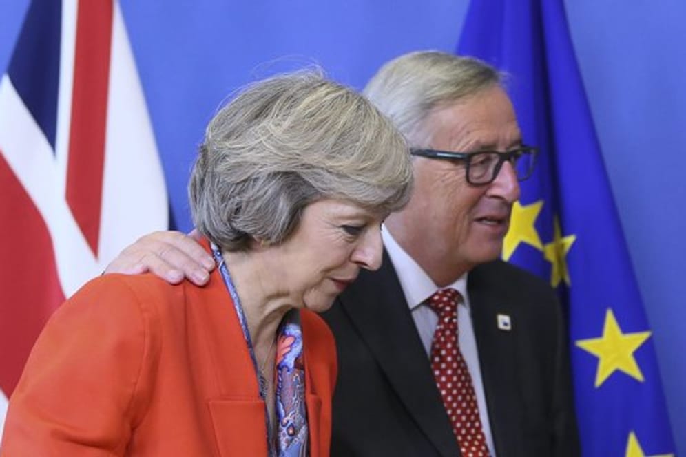EU-Kommissionspräsident Jean-Claude Juncker soll die britische Premierministerin Theresa May Juncker als verzagt, ängstlich, misstrauisch und kraftlos beschrieben haben.