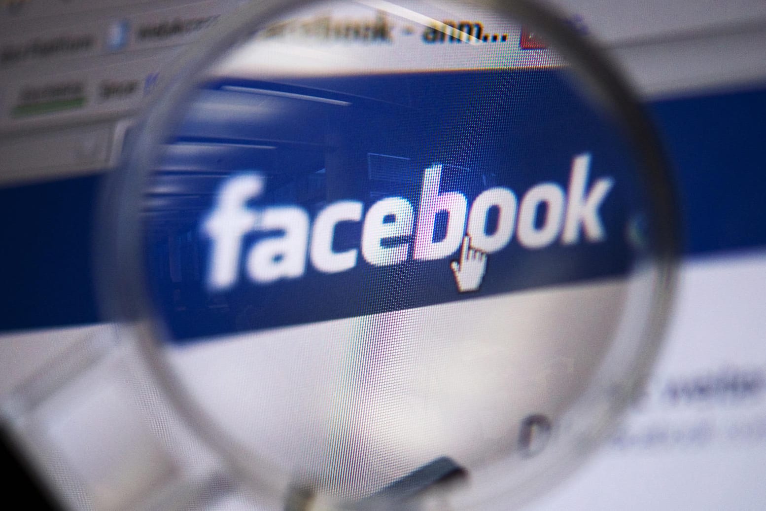 Facebook verbindet und macht Spaß. Wichtig ist es jedoch, dass man darauf achtet, seine Daten zu schützen.