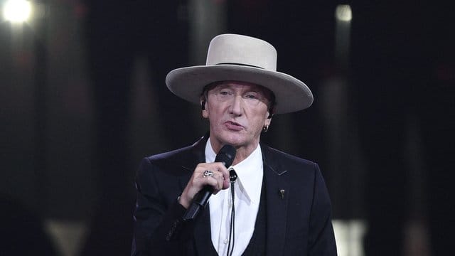 Marius Müller-Westernhagen hat's erwischt. Marius Müller-Westernhagen hat's erwischt.