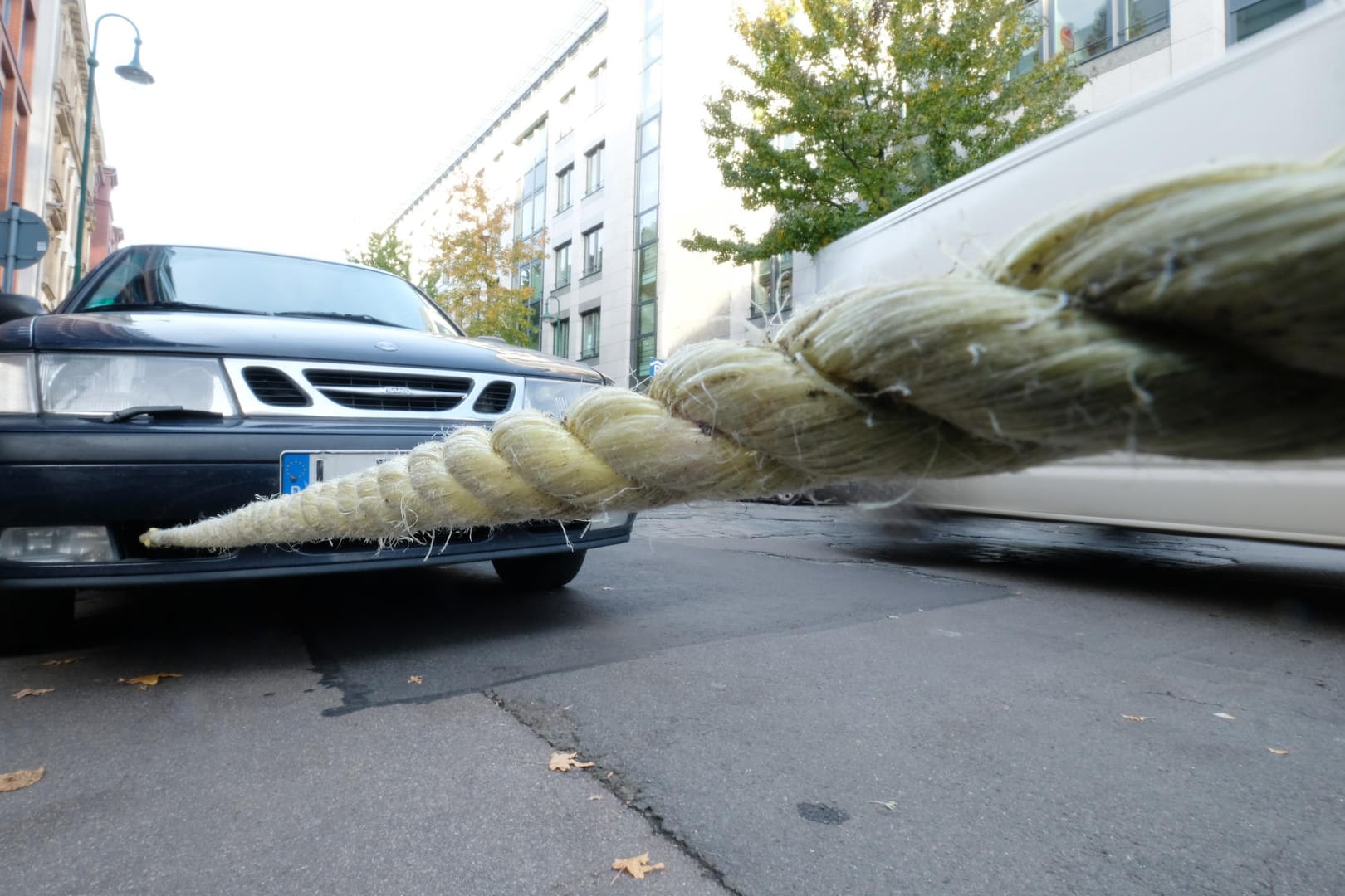 Beim Abschleppen sollte man immer darauf achten, dass das Seil ausreichend gespannt ist.