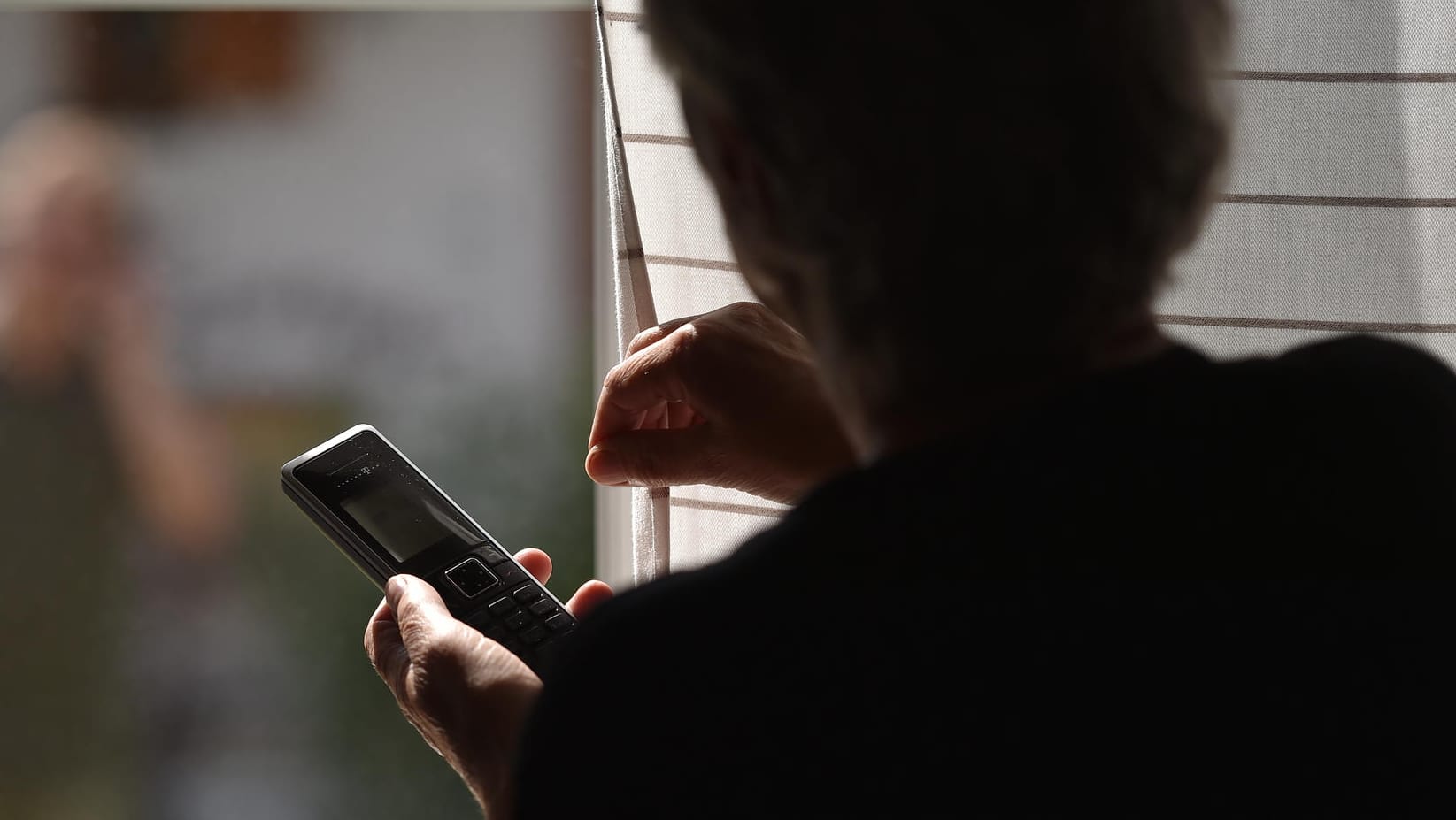 Klingelt das Telefon nur kurz, sollten Verbraucher bei Rückrufen vorsichtig sein.