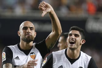 Simone Zaza (l.) und Goncalo Guedes haben mit ihren Treffern großen Anteil am Höhenflug des FC Valencia.