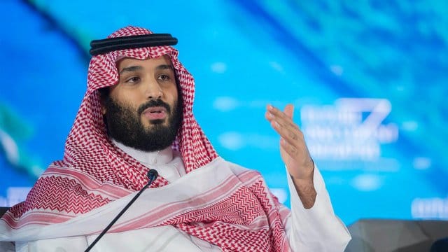 Der saudi-arabische Kronprinz Mohammed bin Salman spricht bei der Eröffnungszeremonie einer Konferenz in Riad. Der saudi-arabische Kronprinz Mohammed bin Salman spricht bei der Eröffnungszeremonie einer Konferenz in Riad.