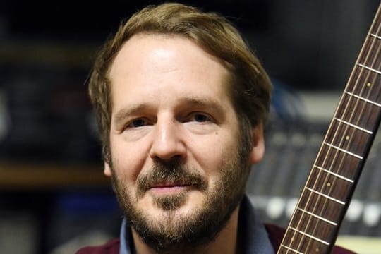 Gisbert zu Knyphausen in Berlin in seinem Tonstudio.