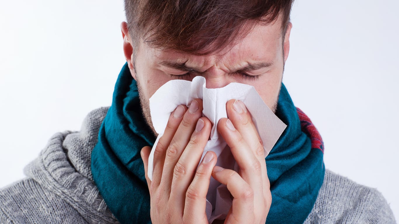 Wenn man doch bloß schnauben könnte – bei einer Sinusitis ist die Nase häufig komplett dicht.