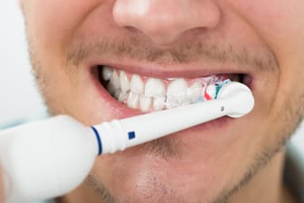 Die Stiftung Warentest hat unterschiedliche elektrische Zahnbürsten geprüft.