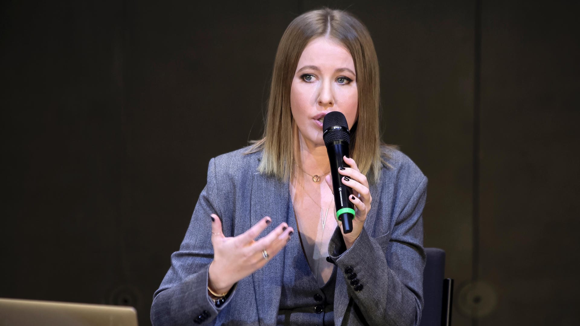 Die TV-Moderatorin will gegen Wladimir Putin antreten. Die TV-Moderatorin will gegen Wladimir Putin antreten.