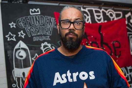 Der Rapper Samy Deluxe steht auf Hamburg.