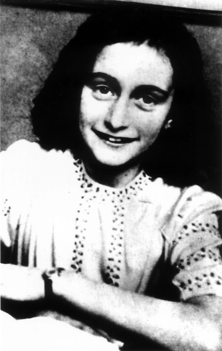 Anne Frank während ihrer Zeit im Versteck.