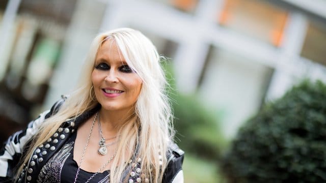 Die Heavy-Metal-Sängerin Doro Pesch bringt ein neue Album heraus und geht auf Tour.