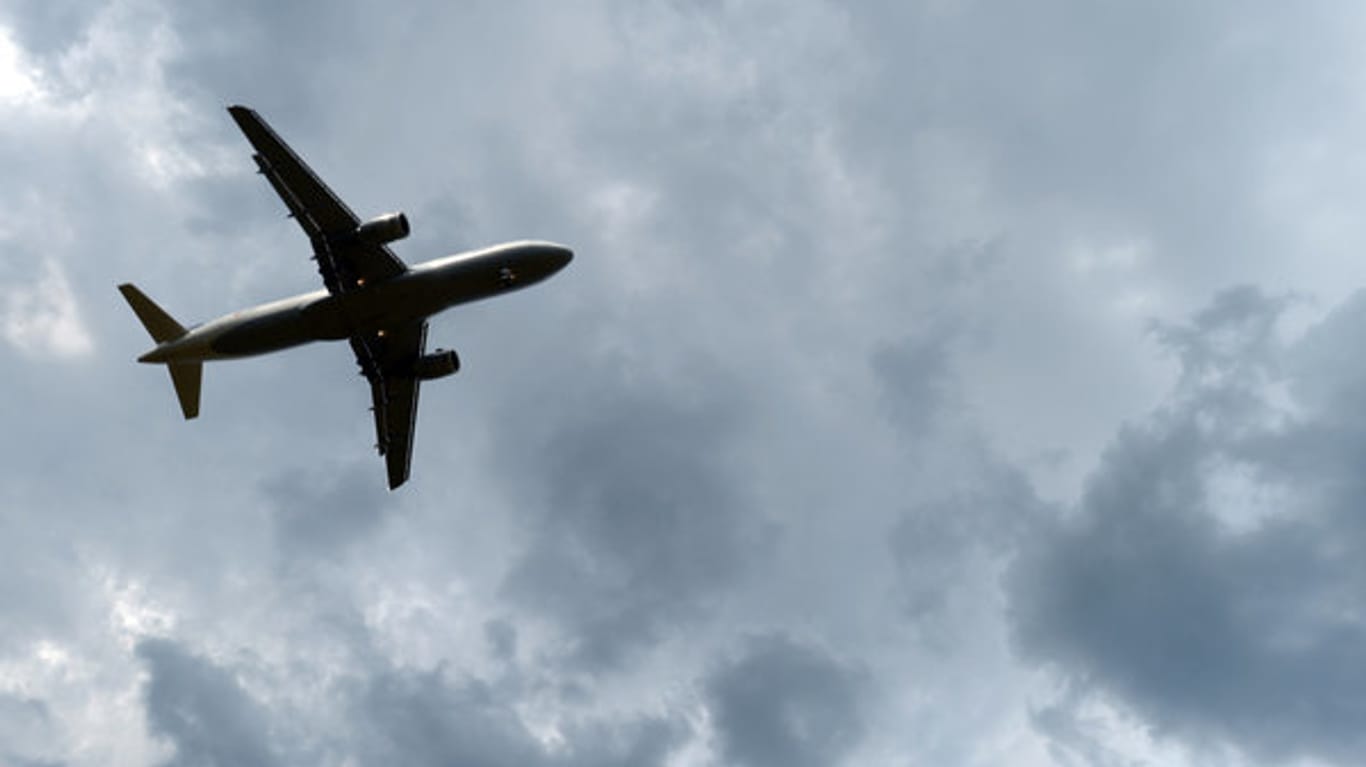 Auf Wunsch amerikanischer Behörden beginnen sechs Fluggesellschaften mit neuen "Sicherheitsinterviews".