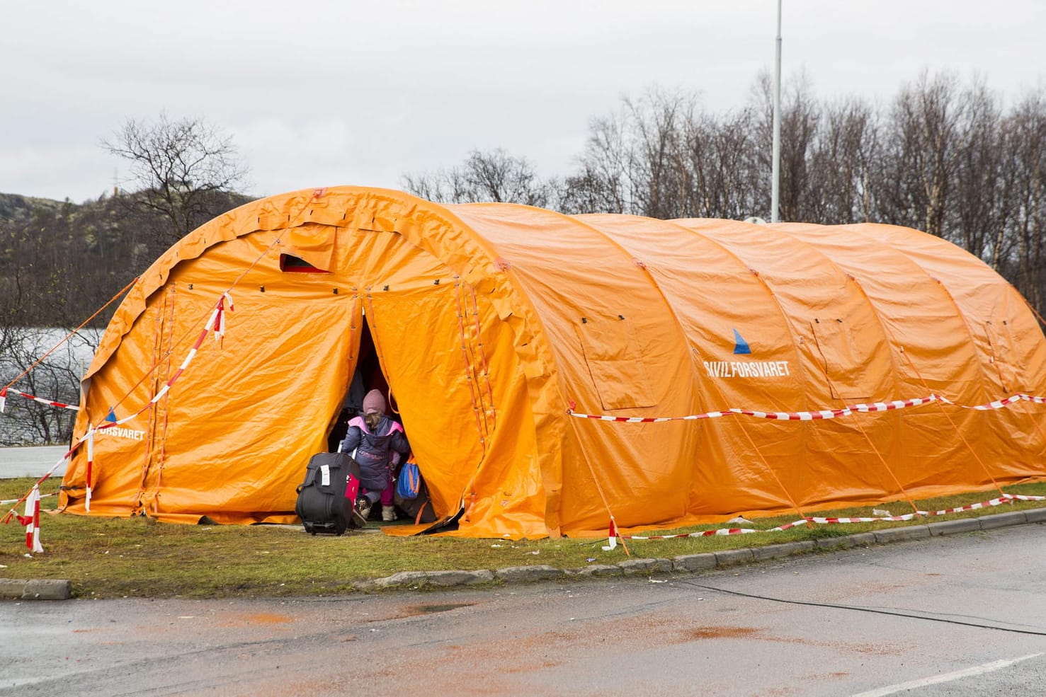 Ein Zelt an der Grenzstation Storskog, das als temporäres Aufnahmezentrum für Flüchtlinge dient.
