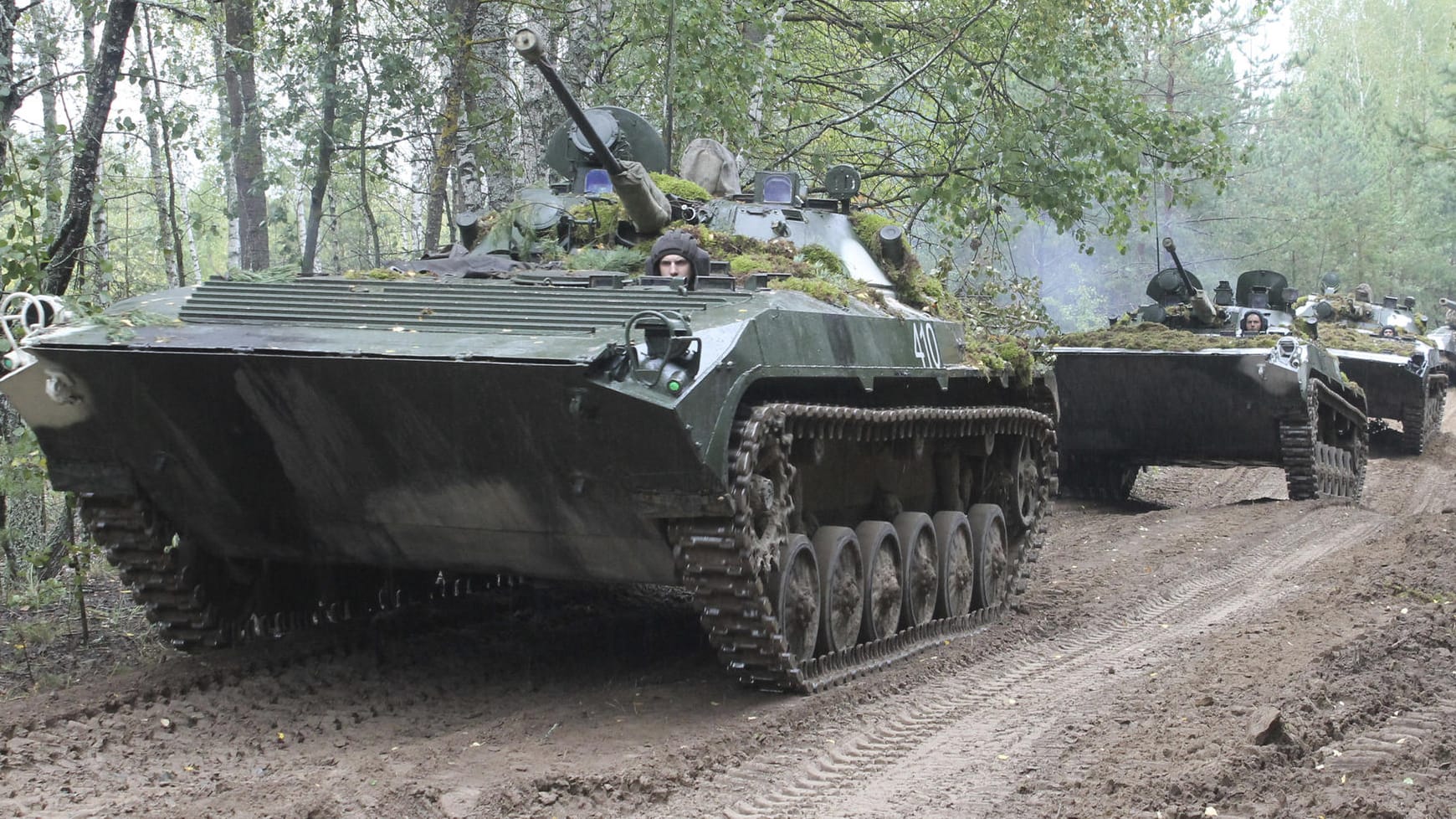 Panzer der weißrussischen Armee während des russisch-weißrussischen Großmanöver "Sapad". Panzer der weißrussischen Armee während des russisch-weißrussischen Großmanöver "Sapad".