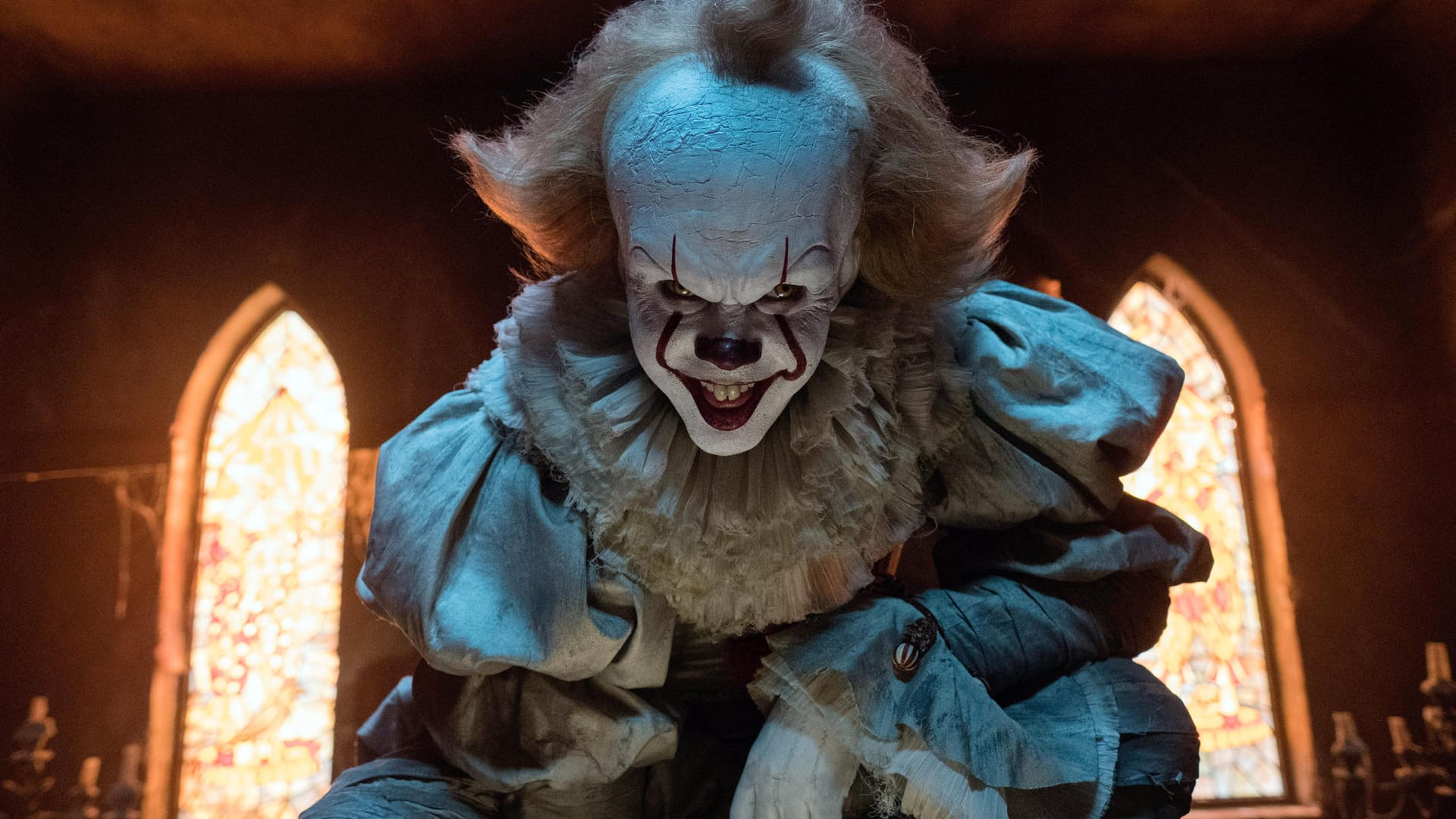 Bill Skarsgard als Pennywise in einer Szene des Films «Es»