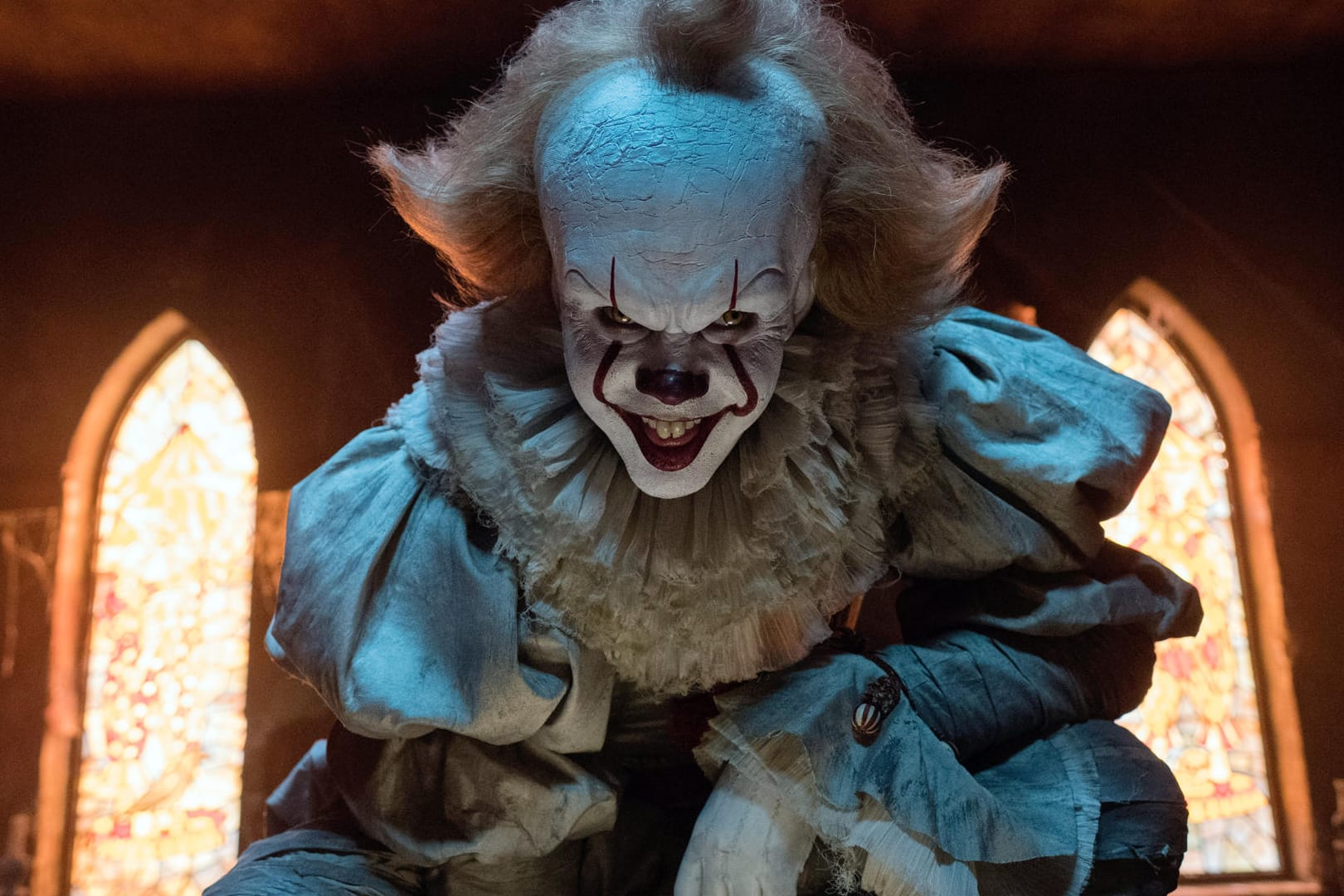 Bill Skarsgard als Pennywise in einer Szene des Films «Es»