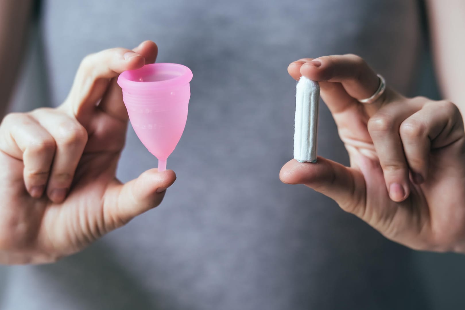 "Öko-Test" hat verschiedene Tampons und Menstruationstassen getestet – mit einem überwiegend guten Ergebnis.