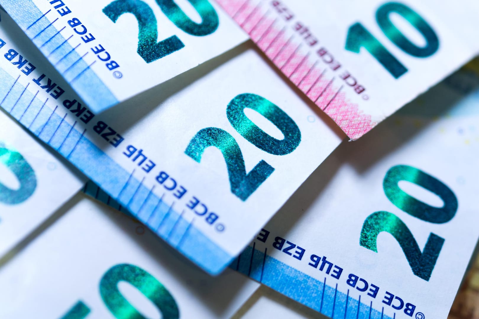 Sparen wird in Deutschland weiterhin großgeschrieben: Das zeigt sich an den gut gefüllten Sparkonten.