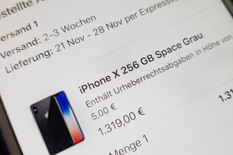 Bestellbestätigung von Apple für das iPhone X mit der Angabe von zwei bis drei Wochen Versandzeit