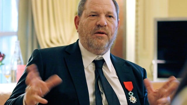Harvey Weinstein will von der "Weinstein Company" die Herausgabe seiner Personalakte und Zugang zu seinem E-Mailkonto erzwingen. Harvey Weinstein will von der "Weinstein Company" die Herausgabe seiner Personalakte und Zugang zu seinem E-Mailkonto erzwingen.