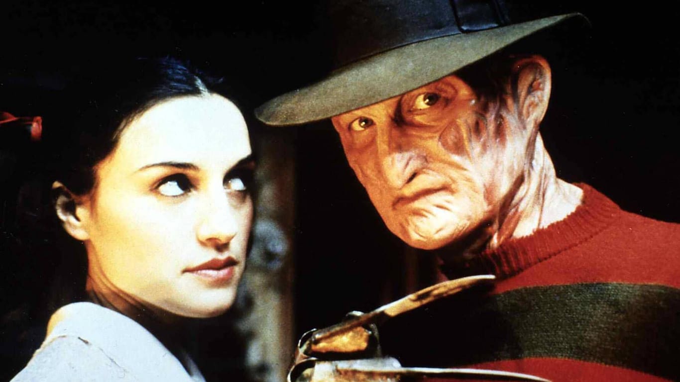 "Nightmare – Mörderische Träume" wie "A Nightmare on Elm Street" auf deutsch heißt, ist einer der stilprägenden Horrorfilme der 1980er-Jahre.