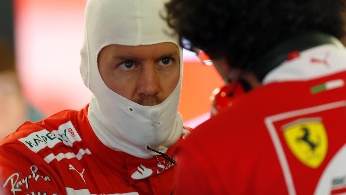 Sebastian Vettel bereitet sich auf das Training in Mexiko vor.