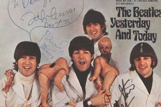 Das ursprüngliche Cover der "Yesterday and Today"-Platte: Nach Kritik kam das Album mit einem neuen Titelbild heraus.