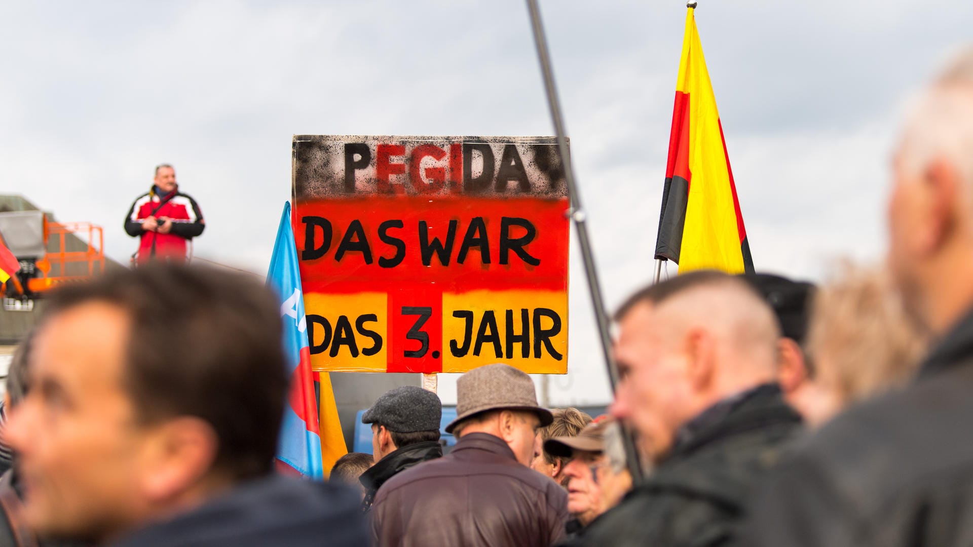 Lange hat die AfD um den Kontakt mit Pegida gerungen – nun arbeiten sie zusammen.