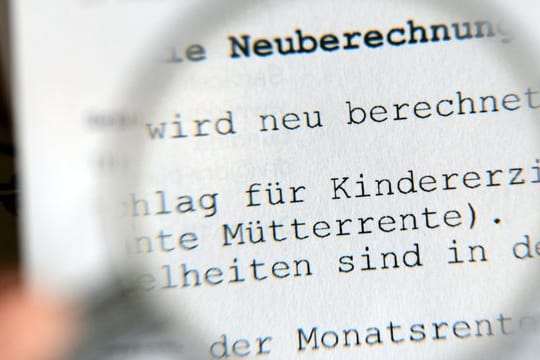 Seit 2014 wird rund 9,5 Millionen Frauen mit vor 1992 geborenen Kindern bei der Rente ein zusätzliches Jahr Erziehungszeit angerechnet.